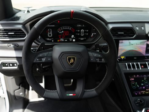 Used 2024 Lamborghini Urus Performante image 10