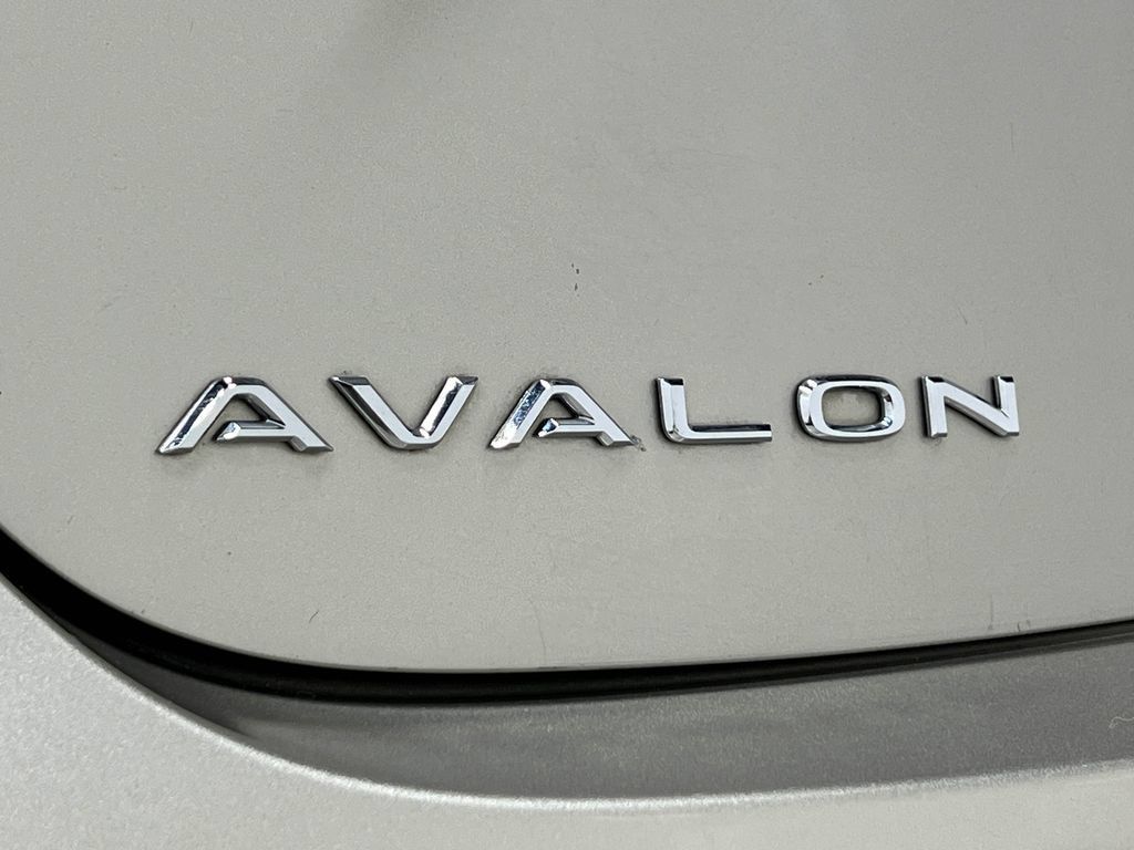 Used 2015 Toyota Avalon XLE Premium FWD image 40