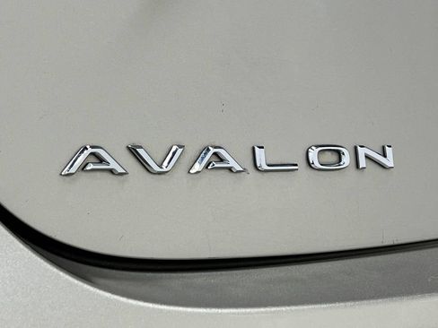 Used 2015 Toyota Avalon XLE Premium FWD image 40