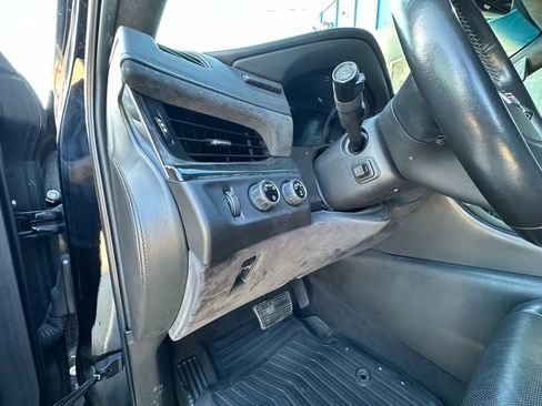 Used 2017 Cadillac Escalade ESV Platinum image 12