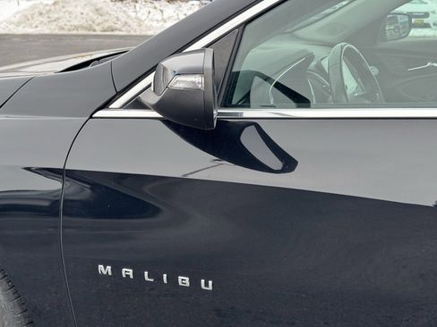 Used 2017 Chevrolet Malibu LT image 14