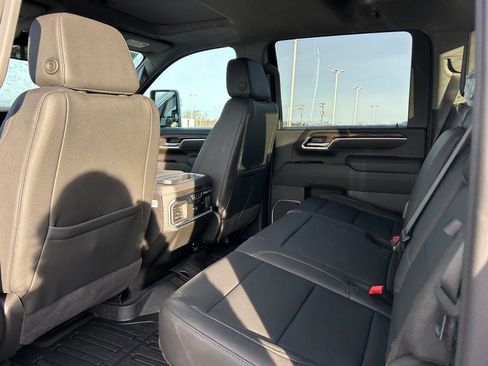New 2026 GMC Sierra 2500 SLT w/ SLT Premium Package image 8