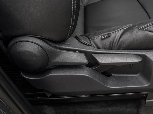 Certified 2025 Toyota Tacoma SR5 w/ SR5 Upgrade Package image 25