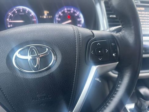 Used 2014 Toyota Highlander Limited image 13