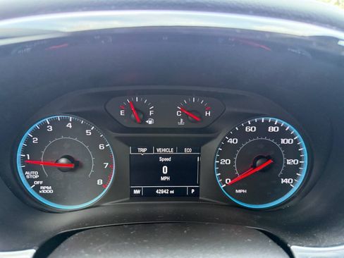 Used 2020 Chevrolet Traverse LT FWD image 20