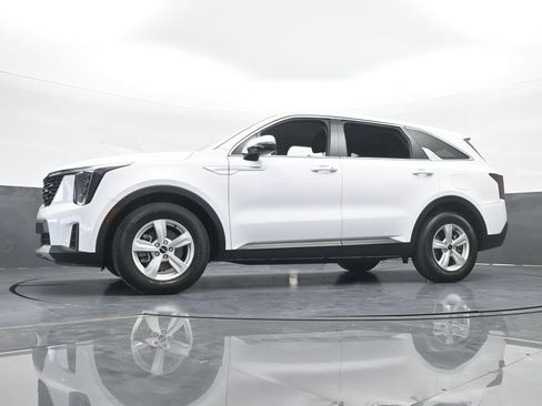 Used 2024 Kia Sorento LX image 55