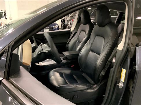 Used 2022 Tesla Model Y Long Range image 7