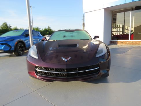 Used 2017 Chevrolet Corvette Stingray Coupe w/ LPO, Stingray Logo Package RWD image 3