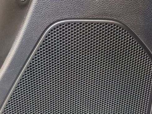 Used 2016 Jeep Cherokee Latitude w/ Comfort/Convenience Group image 34