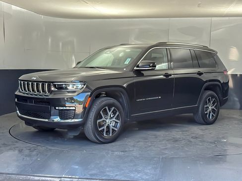 Used 2023 Jeep Grand Cherokee L Limited w/ Trailer Tow Group (B) AWD/4WD image 7