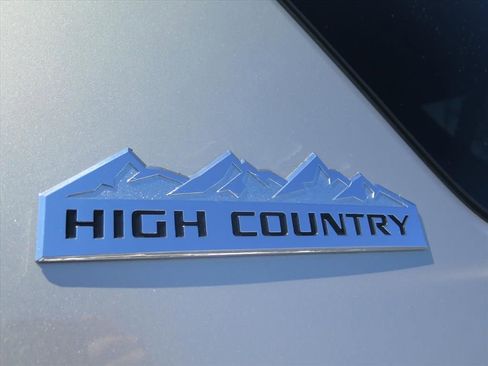Used 2021 Chevrolet Tahoe High Country w/ Premium Package AWD/4WD image 10