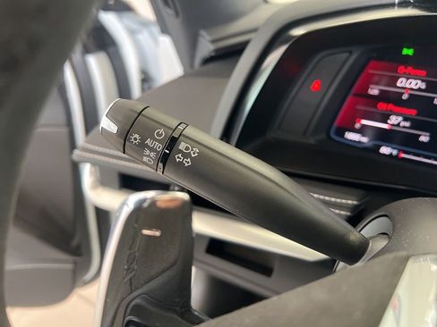 Used 2025 Chevrolet Corvette Stingray Coupe w/ 1LT image 18