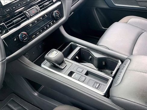 Certified 2025 Nissan Pathfinder SL w/ SL Premium Package image 15