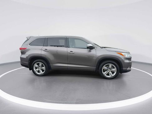 Used 2015 Toyota Highlander Limited Platinum image 9