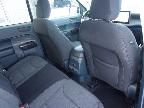 Used 2025 Ford Maverick XLT w/ Black Appearance Package image 15