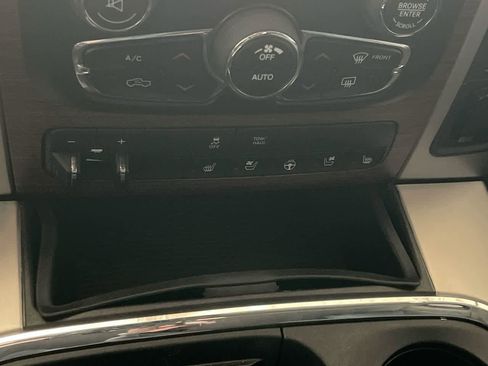 Used 2015 RAM 1500 Laramie w/ Convenience Group image 19