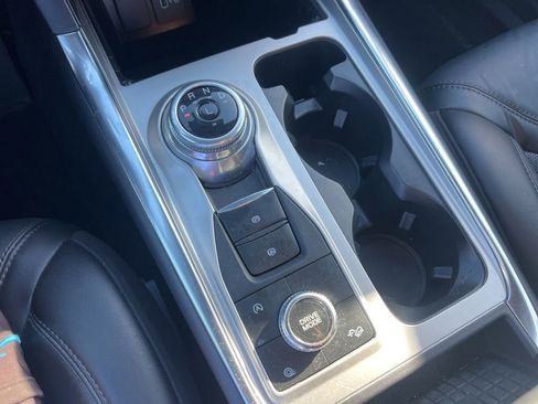 Used 2023 Ford Explorer Platinum w/ Technology Package AWD/4WD image 29