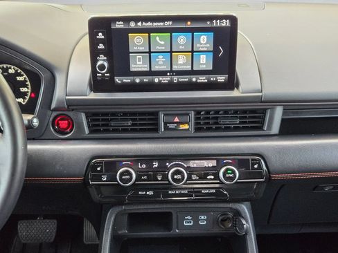 Used 2025 Honda Pilot TrailSport image 17