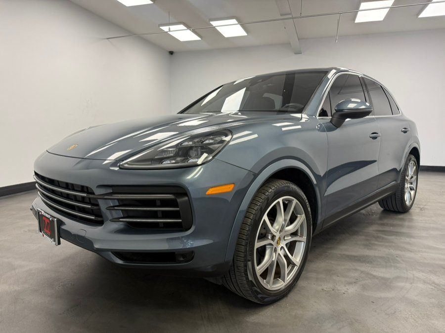 Used 2019 Porsche Cayenne S w/ Premium Plus Package AWD/4WD image 2