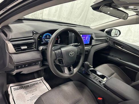 Used 2025 Toyota Camry LE image 15