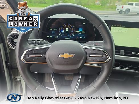 Used 2025 Chevrolet Equinox LT AWD/4WD image 3