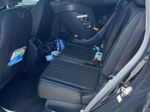 Used 2022 Volkswagen Tiguan SE w/ Panoramic Sunroof Package AWD/4WD image 5