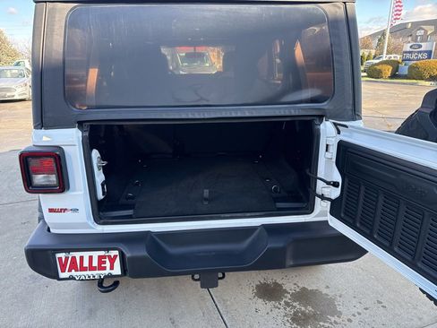 Used 2021 Jeep Wrangler Unlimited Sport image 39