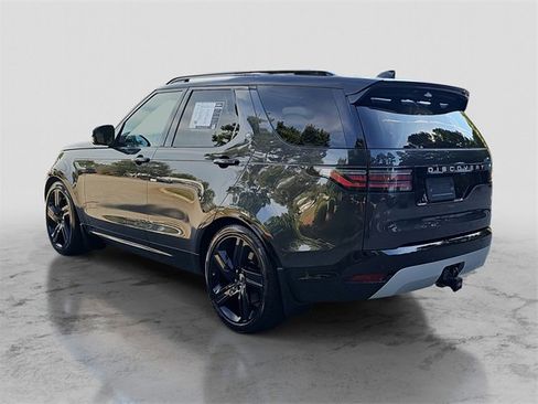 Used 2024 Land Rover Discovery Metropolitan Edition image 7