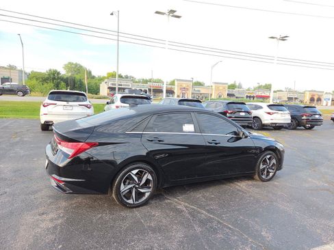 Used 2021 Hyundai Elantra Limited FWD image 32
