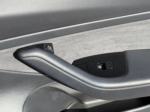 Used 2020 Tesla Model 3 Standard Range Plus image 37