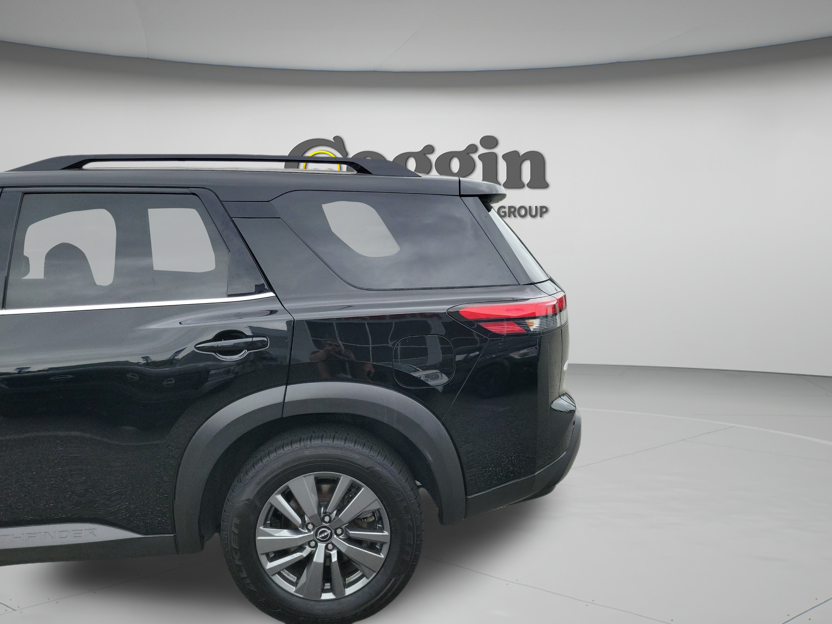 Used 2023 Nissan Pathfinder SV AWD/4WD image 29