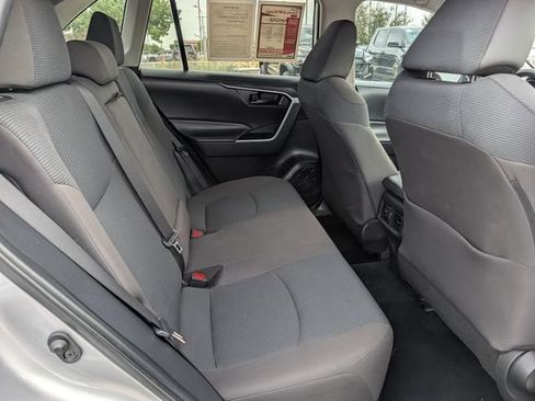 Used 2022 Toyota RAV4 LE AWD/4WD image 27