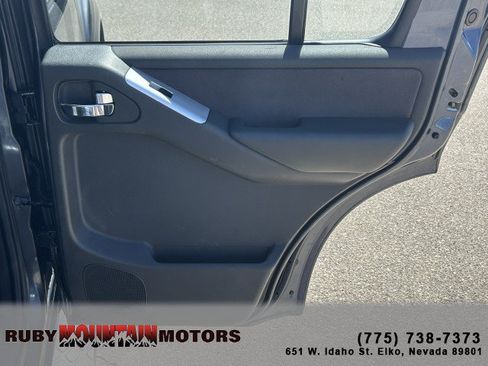 Used 2010 Nissan Pathfinder SE AWD/4WD image 24