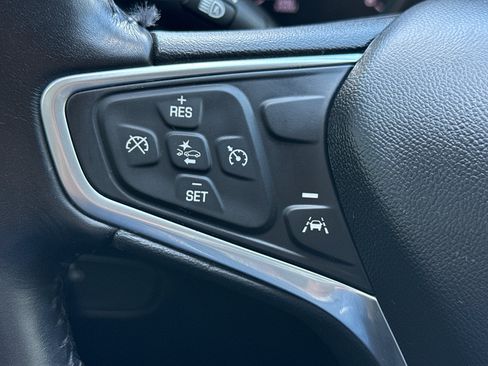Used 2022 Chevrolet Equinox LT AWD/4WD image 17