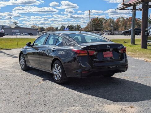 Used 2023 Nissan Altima 2.5 SV image 6