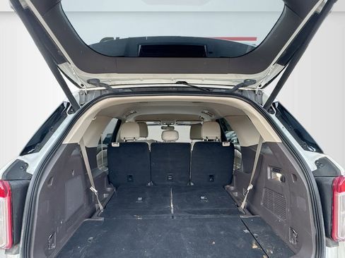 Used 2022 Ford Explorer Platinum w/ Equipment Group 601A image 26