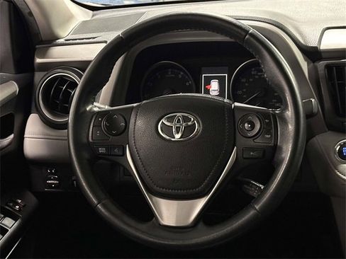 Used 2018 Toyota RAV4 XLE image 19