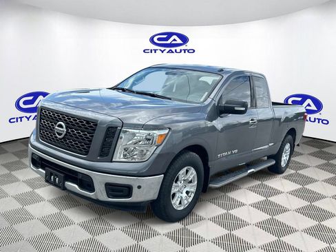 Used 2019 Nissan Titan SV w/ SV Convenience Package RWD image 10