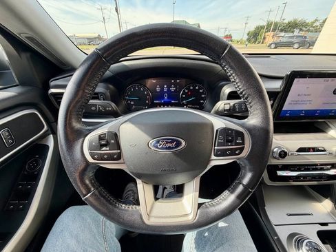 Used 2021 Ford Explorer XLT AWD/4WD image 11