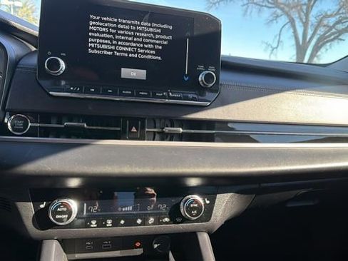Used 2024 Mitsubishi Outlander SE image 12