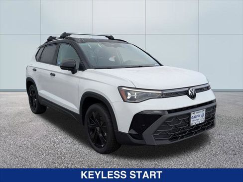 New 2025 Volkswagen Taos SE FWD image 7