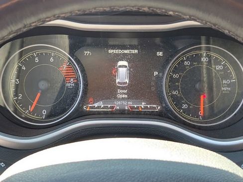 Used 2016 Jeep Cherokee Trailhawk w/ Cold Weather Group AWD/4WD image 20