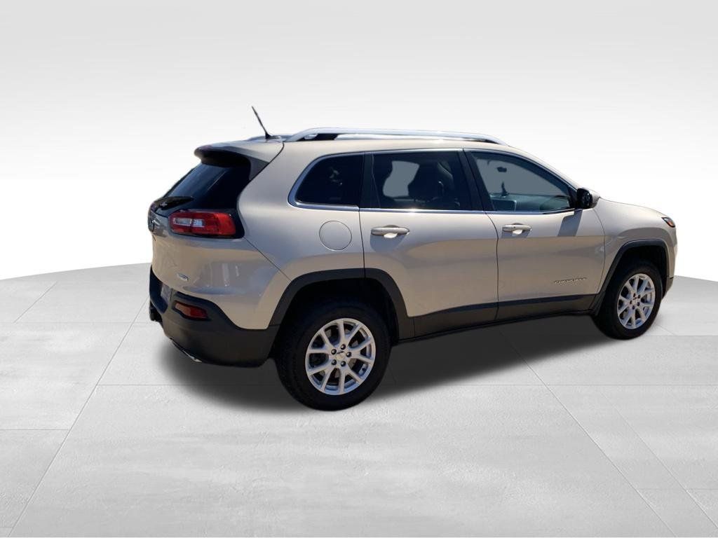 Used 2015 Jeep Cherokee Latitude w/ Comfort/Convenience Group AWD/4WD image 16