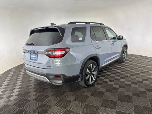 Used 2023 Honda Pilot Touring image 5