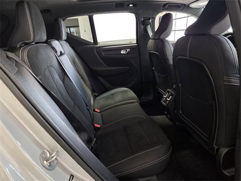 Certified 2023 Volvo XC40 Recharge Ultimate w/ Protection Package Premier image 17