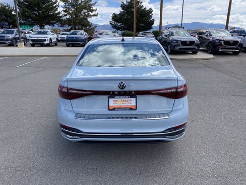 Certified 2025 Volkswagen Jetta SEL FWD image 45