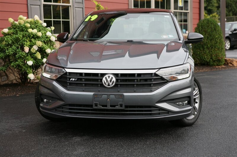 Used 2019 Volkswagen Jetta R-Line FWD image 2