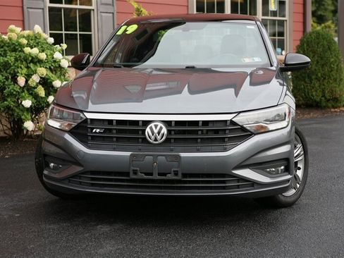 Used 2019 Volkswagen Jetta R-Line FWD image 2
