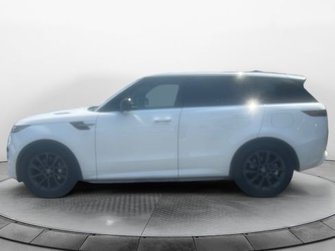 Used 2025 Land Rover Range Rover Sport Dynamic SE AWD/4WD image 4