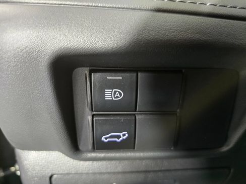 Used 2022 Toyota Highlander XLE AWD/4WD image 27